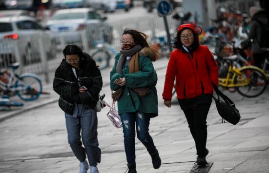 立冬来临北京城最高温仅18℃ 这周末风寒明显需多添衣物