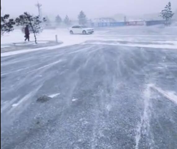 因暴雪影响吉林全省高速入口关闭 个别路段允许部分车辆通行