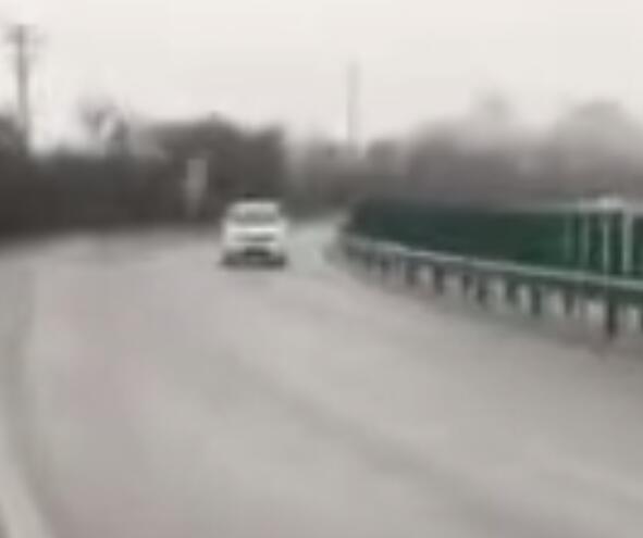 河南雨雪大雾影响部分高速交通管制 个别路段禁止危险品车上站
