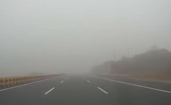 陕西今早发布大雾黄色预警  12小时内西安铜川等浓雾侵袭