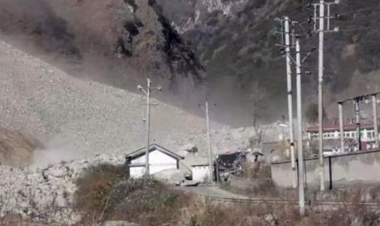 甘孜州九龙县山体滑坡最新消息 目前已造成768户用户供电中断