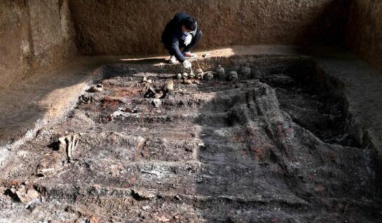 河南洛阳发现2600多年前戎人王级大墓 专家：证实戎人内迁伊洛事件