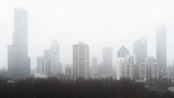 郑州巩义市发布霾橙色预警信号  今至5日市内现中到重度霾