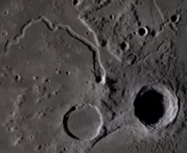 月球土壤和地球土壤的区别 月球土壤和地球的有什么不同
