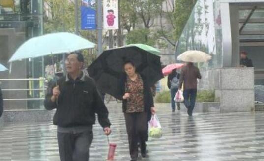 重庆阴雨绵绵气温仅10℃出头 部分山区伴有小到中雪