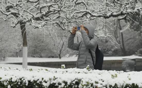 受寒潮天气影响 今天湖北强降雪气温跌至5℃