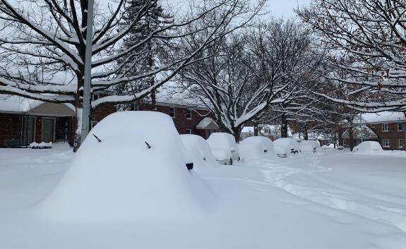 美国东北部持续暴风雪天气 截止目前已造成4人死亡