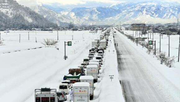 日本暴雪部分地区积雪深度超2米 为什么日本冬季多暴雪
