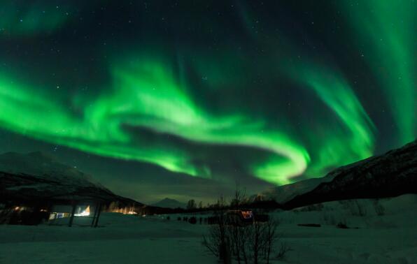 北极光是怎么形成的 北极光的形成原理及过程