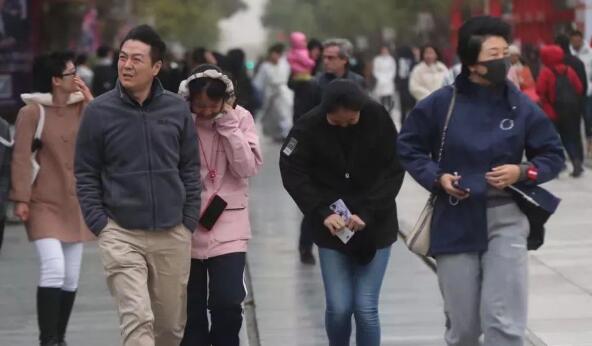 北京多地区气温跌破历史极值是怎么回事 气象台提醒民众外出注意保暖
