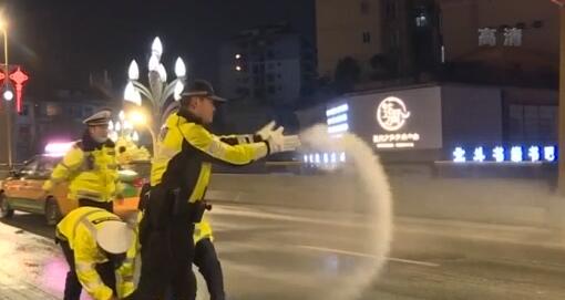 青藏高原云南等地降溫雨雪來了 部分地區(qū)降溫幅度10℃以上