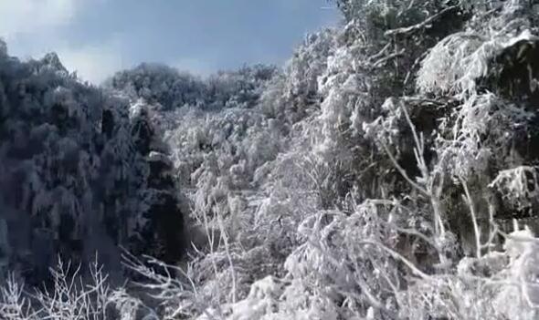 强冷空气袭击云南79县市区达到寒潮标准 16日昆明出现雨夹雪