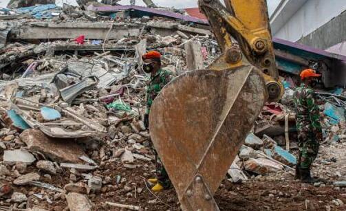 印尼6.2级地震死亡人数升至84人 另有679人轻伤253人重伤