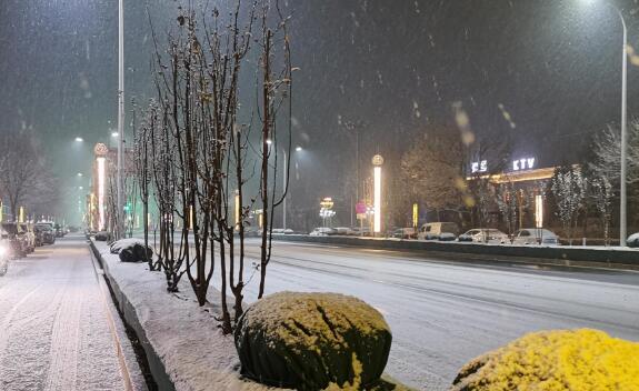 北京迎2021年第一场降雪 市气象台发布道路结冰黄色预警