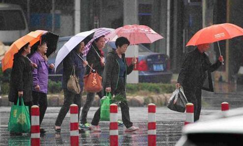 江苏阴雨天上线气温跌至20℃以下 预计此轮雨水将持续至本周末