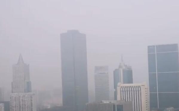 山东因为大雾天气多条高速封闭 局部地区能见度不足50米