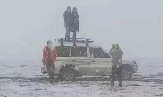 新疆连续发布寒潮暴雪道路结冰三预警 北疆大部气温降至0℃以下