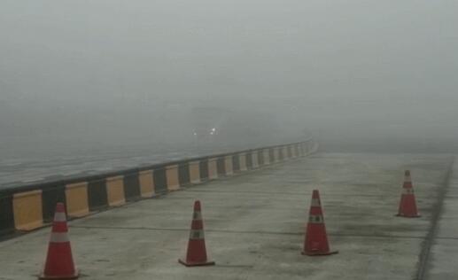 重庆多地出现能见度不足100米强浓雾 主城区气温最高仅10℃