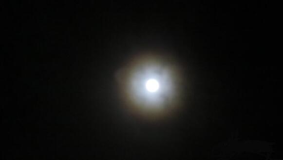 内蒙古呼伦贝尔现月晕奇观是怎么回事 月晕是什么现象