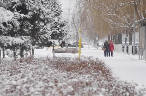 吉林延边长白山仍有有大雪 省会长春最高气温跌至-15℃