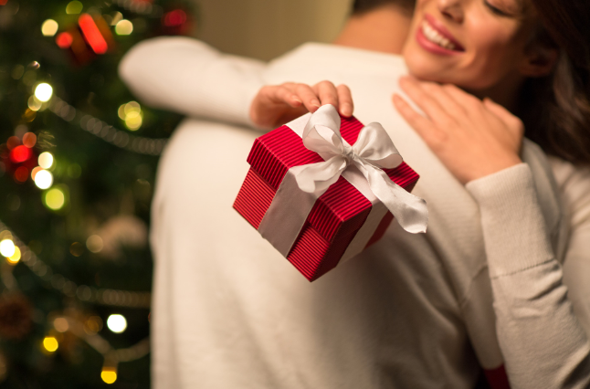 七夕送女友什么礼物比较好 七夕情人节一般送什么礼物