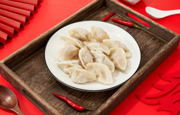年夜饭吃饺子的寓意是什么 北方年夜饭吃饺子象征着什么