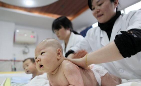 中国如何走出低生育率陷阱 低生育率的原因是什么