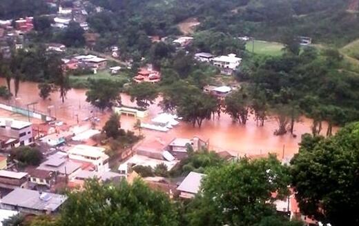 巴西局地暴雨导致洪水和山体滑坡 目前已造成5人死亡