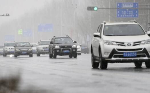宁夏发布暴雪蓝色预警信号 境内部分路段实施交通管制
