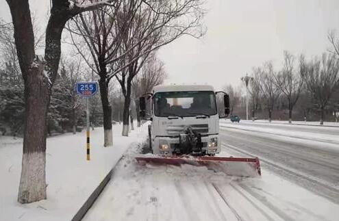  辽宁发布暴雪大风双预警 高速管制中小学全部停课