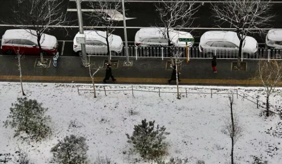 受低温道路结冰影响 今日北京26条公交线路采取临时措施