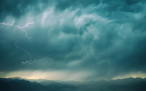 惊蛰节气江西强降雨雷电来袭 南部或出现大风冰雹等天气