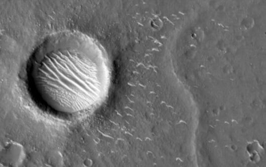 天问一号拍出了火星极冠和晨昏线 天问一号什么时候登陆火星