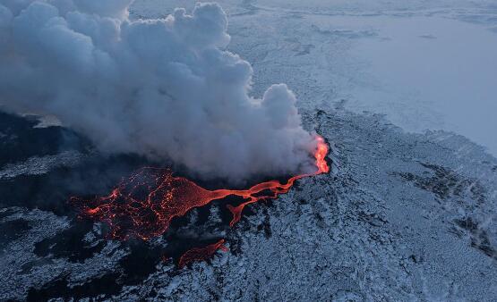 10天内冰岛发生两万次地震 专家：未来随时可能发生火山爆发