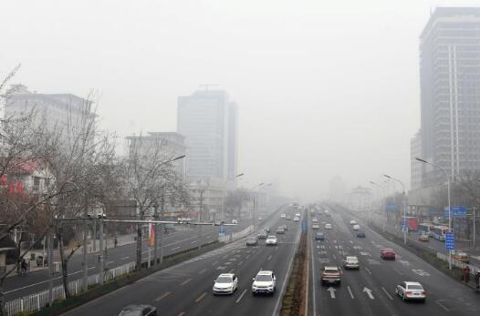 明后两天北京将有中重度污染 市民们户外出行需佩戴好口罩