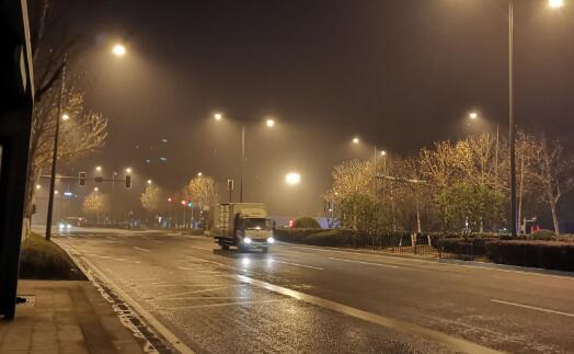 今晨安徽气象台发布大雾橙色预警 境内多条高速入口临时封闭