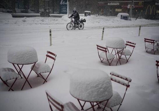 美国雪灾死亡人数超50人 目前数百万民众无电无水可用