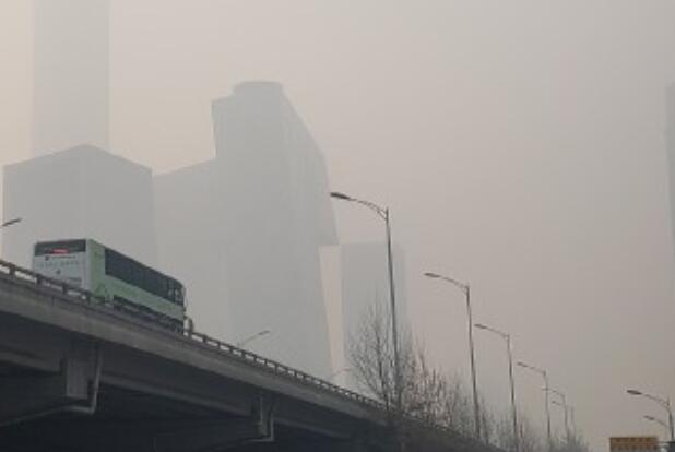 北京今早有大雾侵袭能见度较低 明后天迎降雨气温有所下降