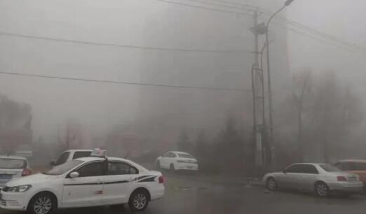 四川大雾橙色预警能见度小于200米 沪蓉高速等路段受大雾影响