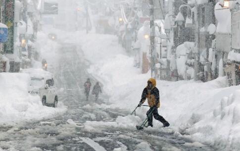 日本长野县一滑雪场发生雪崩 已造成1人死亡2人受伤