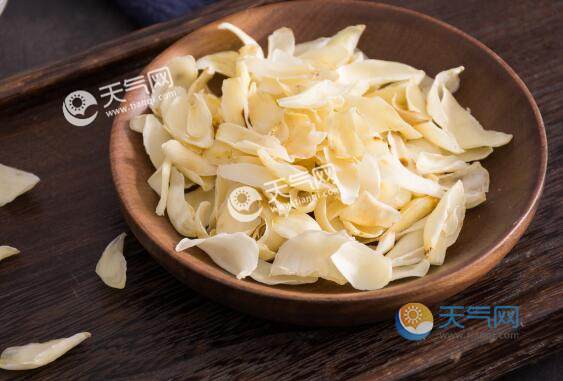 沙尘暴天气吃什么清肺 沙尘暴天气排尘清肺食物食谱 