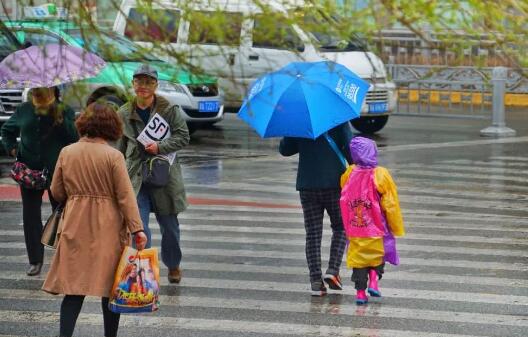 周末湖南将迎降温降雨大风天气 省会长沙气温跌至11℃