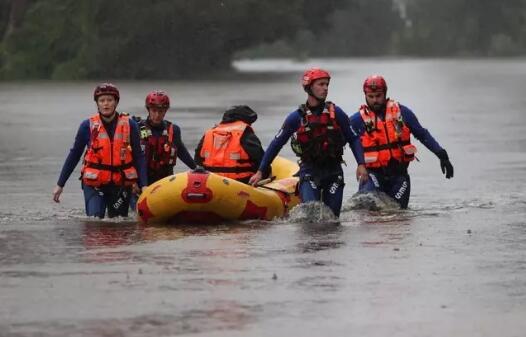 新南威尔士州遭遇罕见强降雨 沃勒甘巴水库达到最大值