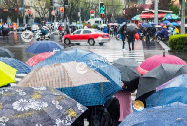 湖北今各地降雨雷电来袭 武汉未来一周雨水频繁 