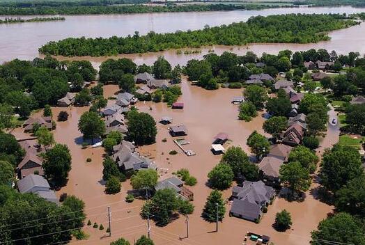 美国田纳西州暴雨引发洪灾 目前洪水已造成4人死亡