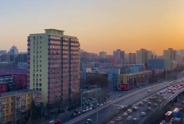 北京今日空气转好天空放蓝 未来一周或持续现轻度污染