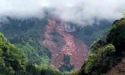 四川洪雅发生山体崩塌 68人安全转移仍有3人失联