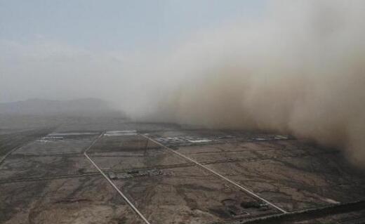 中央气象台发布沙尘暴蓝色预警 专家：这已经是第四次沙尘暴了