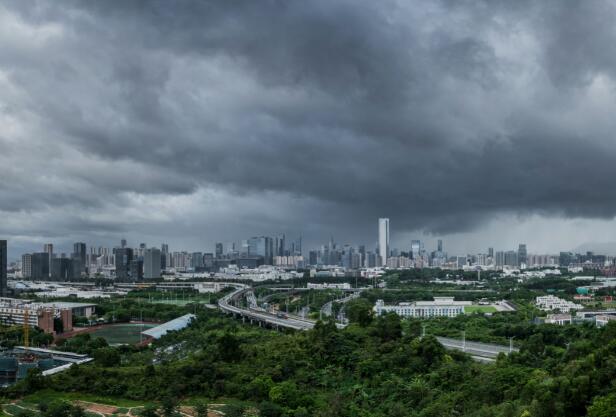 广东今继续暴雨强对流天气袭击 广州深圳均在雷雨范围内