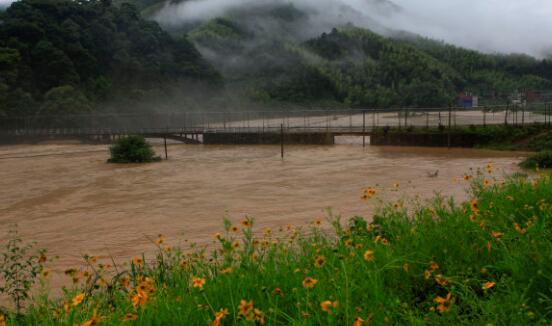 湖南多地发生洪涝7万余人受灾 长沙邵阳等地出现超强暴雨